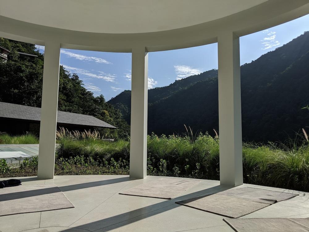 Taj Rishikesh Resort And Spa Dehradun Bagian luar foto